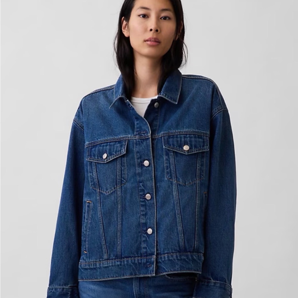 NWT GAP Classic Icon Oversized Denim Jacket with Pockets in Medium Wash - Picture 3 of 8